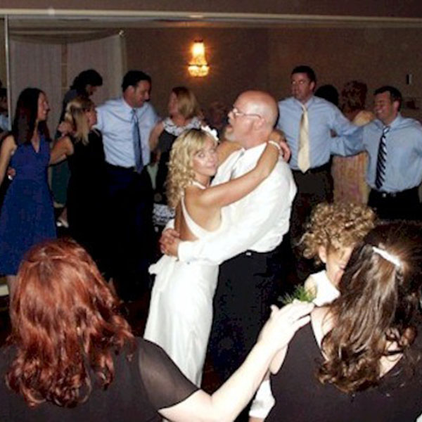 Last dance between the bride and groom.
